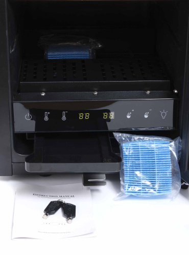Хьюмидор-холодильник Howard Miller с электронным блоком управления влажностью на 350 сигар фото 3